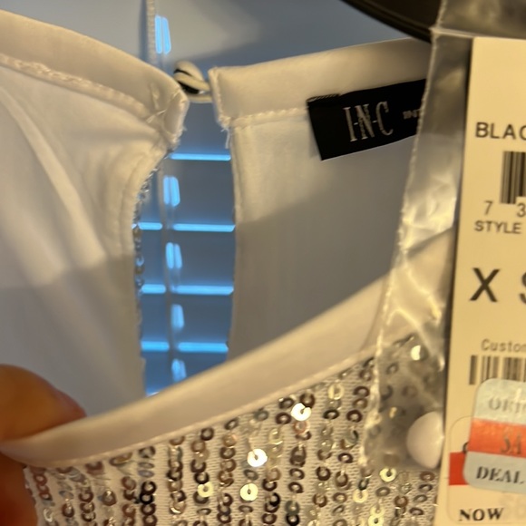 X small black and white T shirt new with tag - Picture 2 of 4